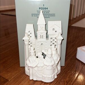 NEW IN BOX PartyLite Village Carolers White Porcelain Tea-light Candle Holder